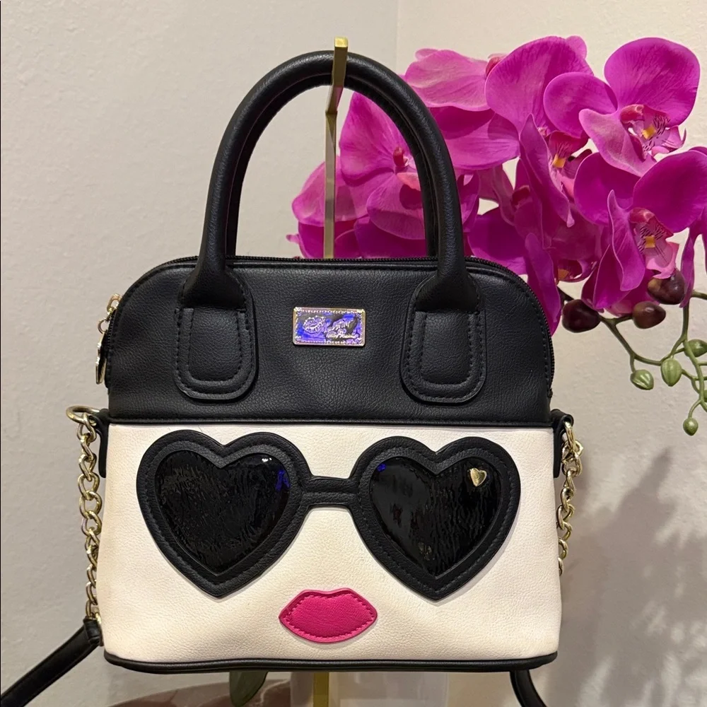 Betsey Johnson Handbag sunglasses lips crossbody bag purse designer chic fashion - Picture 2 of 9